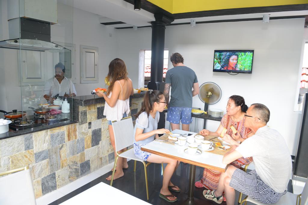 Suriya Arana Acomodação com café da manhã Negombo Exterior foto