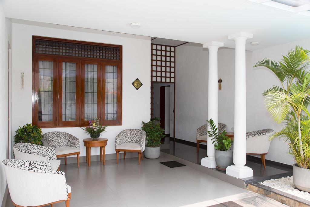 Suriya Arana Acomodação com café da manhã Negombo Exterior foto