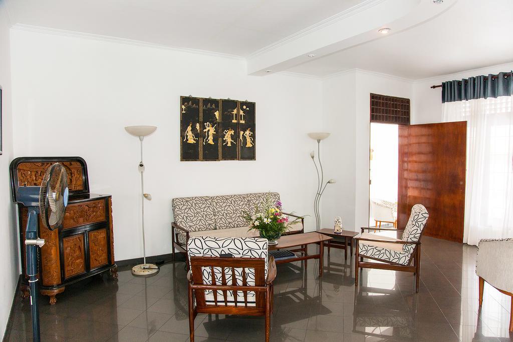 Suriya Arana Acomodação com café da manhã Negombo Exterior foto